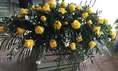 Rose casket spray - Rose Casket spray approximately 3ft,4ft and 5ft.

Made to your requirements and colours.